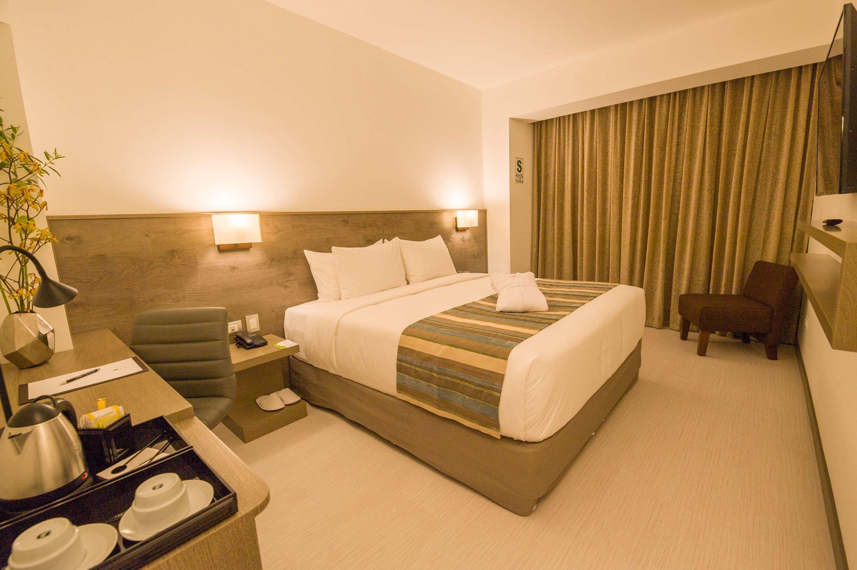 Best Western Posada Royale Hotel & Suites Сімі-Валлі Екстер'єр фото