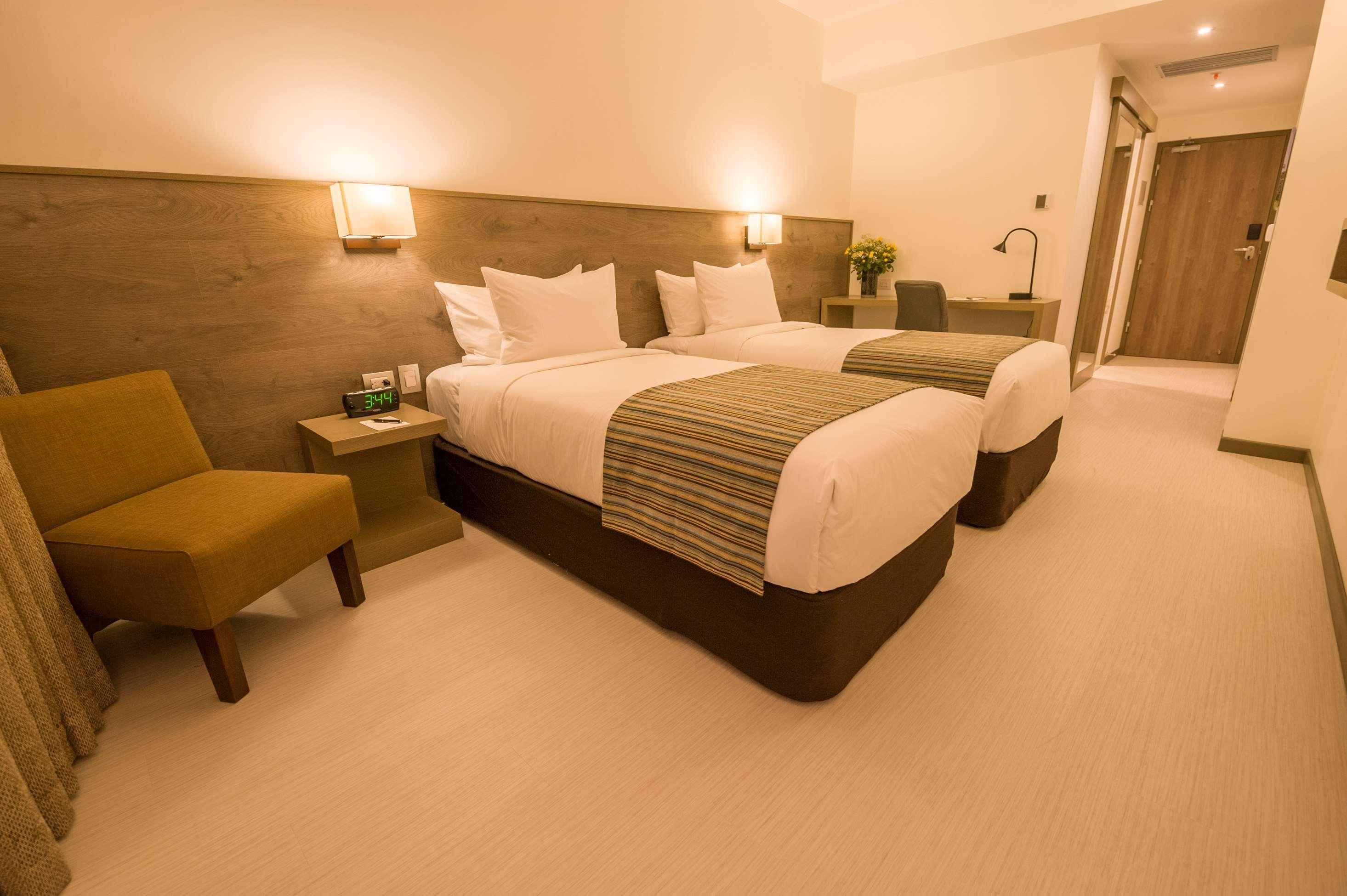 Best Western Posada Royale Hotel & Suites Сімі-Валлі Екстер'єр фото